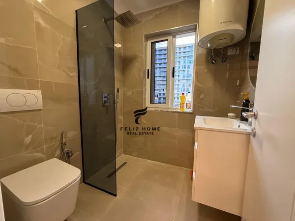 Tirane, jepet me qera apartament 1+1+Ballkon Kati 4, 60 m² 650 € (MINE PEZA)