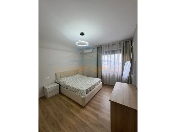 Tirane, shitet apartament 2+1+Ballkon Kati 3, 78 m² 200.000 € (Rruga e Kavajes)