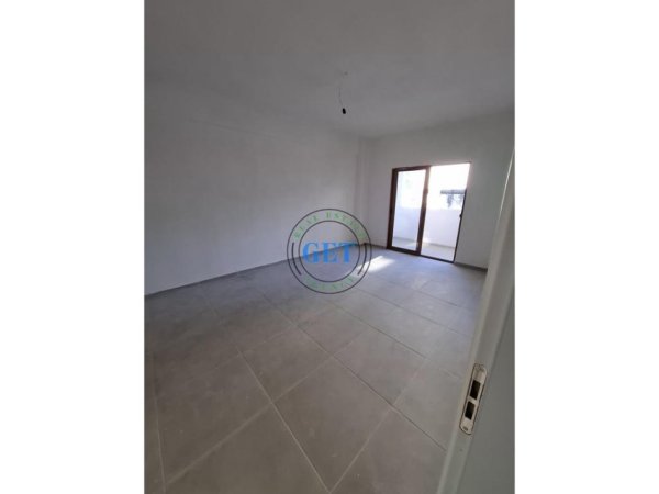 Durres, jepet me qera apartament 3+1 Kati 1, 100 m² 250 € 