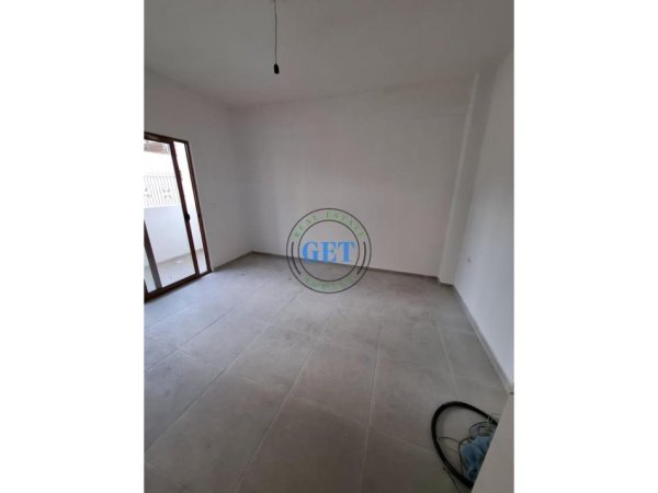 Durres, jepet me qera apartament 3+1 Kati 1, 100 m² 250 € 