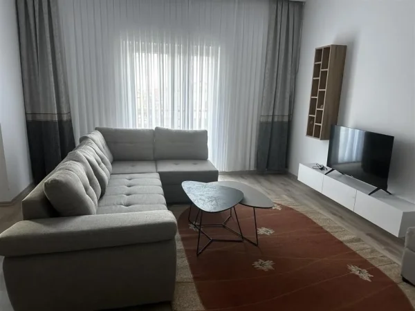 Tirane, jepet me qera apartament 3+1+Aneks+Ballkon Kati 2, 120 m² 700 € (Prane American 3)