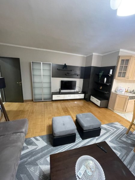 Tirane, jepet me qera apartament 2+1+Ballkon Kati 5, 120 m² 1.000 € (Prane Stadiumit Air Albania)