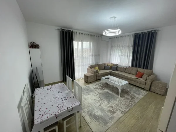 Tirane, shitet apartament 1+1 Kati 5, 77 m² 135.000 € (Rruga Egnatia)