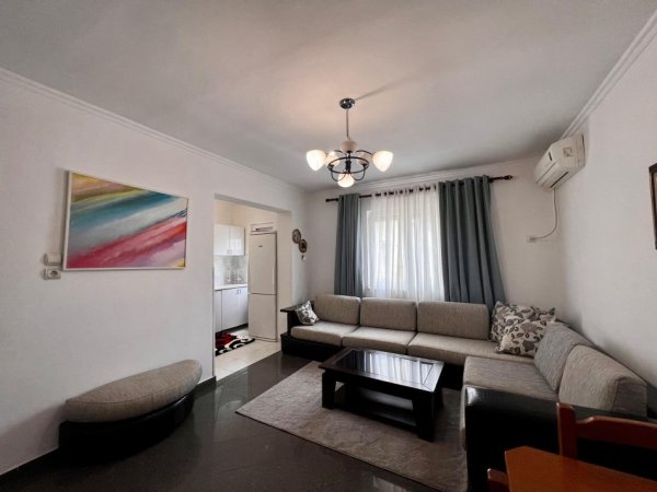 Tirane, jepet me qera apartament 2+1+Ballkon Kati 5, 75 m² 550 € (Tregu Elektrik)