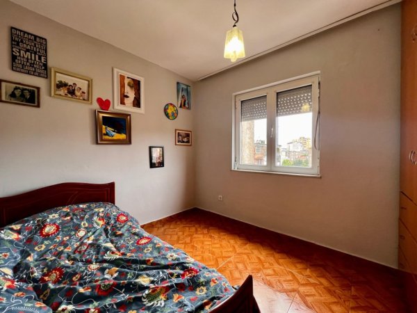 Tirane, jepet me qera apartament 2+1+Ballkon Kati 5, 75 m² 550 € (Tregu Elektrik)