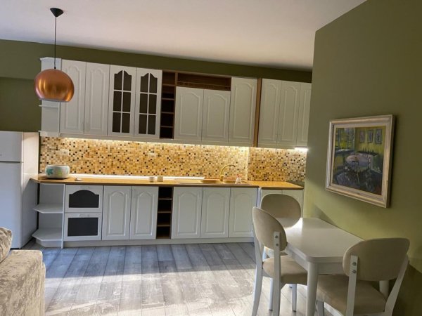 Tirane, jepet me qera apartament 1+1+Ballkon Kati 3, 78 m² 750 € (STADIUMI AIR ALBANIA)