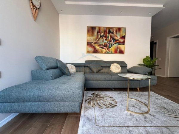 Tirane, jepet me qera apartament 2+1 Kati 3, 68 m² 1.200 € (Rruga e Barrikadave)