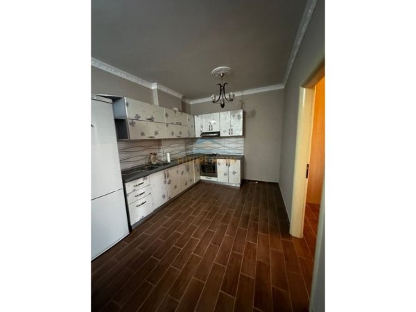 Tirane, shitet apartament 2+1 Kati 1, 84 m² 125.000 € (Yzberisht)