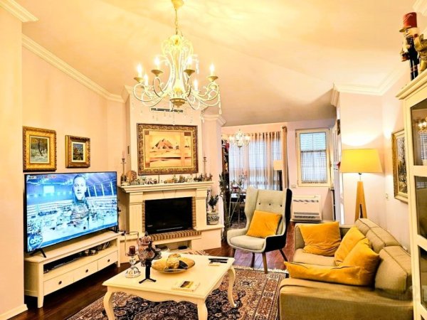 Tirane, shitet apartament+verande | Penthouse 2+1+Aneks+Ballkon Kati 4, 150 m² 365.000 € (Kopshti Botanik)