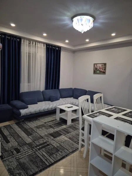 Tirane, jepet me qera apartament 1+1+Ballkon Kati 5, 60 m² 450 € (CONCORD CENTETR)