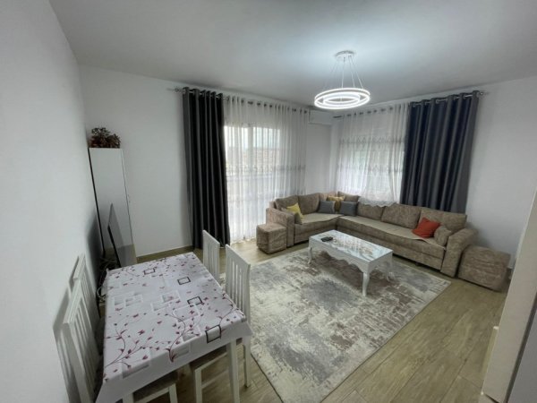 Tirane, shitet apartament 1+1+Ballkon Kati 5, 77 m² 135.000 € (Rruga Egnatia)