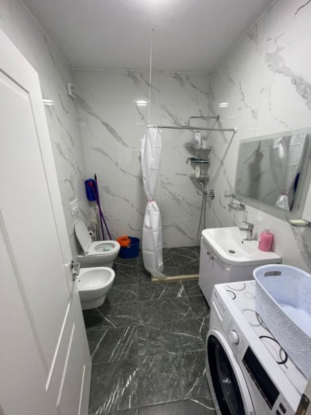 Tirane, shitet apartament 1+1+Ballkon Kati 5, 77 m² 135.000 € (Rruga Egnatia)