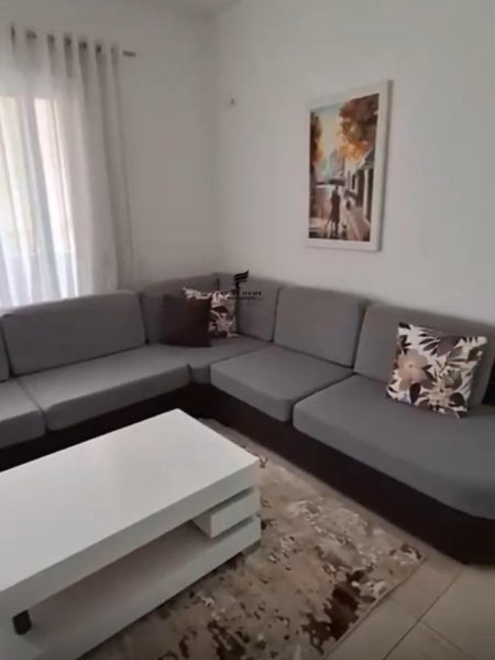 Tirane, jepet me qera apartament 2+1 Kati 3, 70 m² 600 € (VASIL SHANTO)
