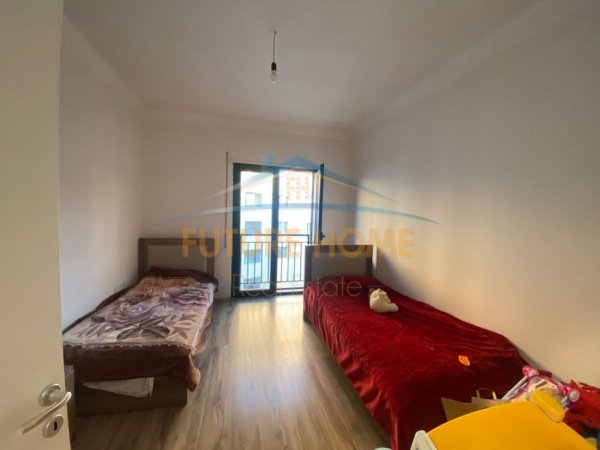 Tirane, shitet apartament 3+1 Kati 6, 147 m² 260.000 € (UNAZA E RE)