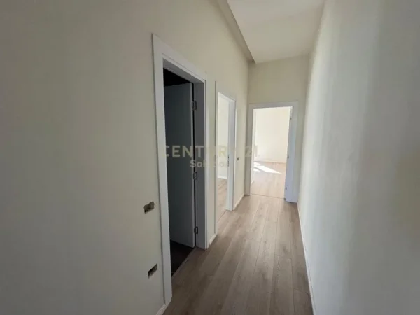 Tirane, shitet apartament 2+1 Kati 4, 111 m² 297.000 € (21 Dhjetori)