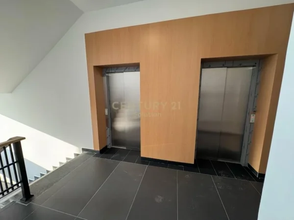 Tirane, shitet apartament 2+1 Kati 4, 111 m² 297.000 € (21 Dhjetori)