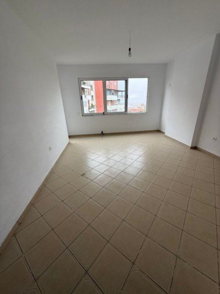 Tirane, shitet apartament 1+1+Ballkon Kati 4, 59 m² 78.000 € (Fresku)