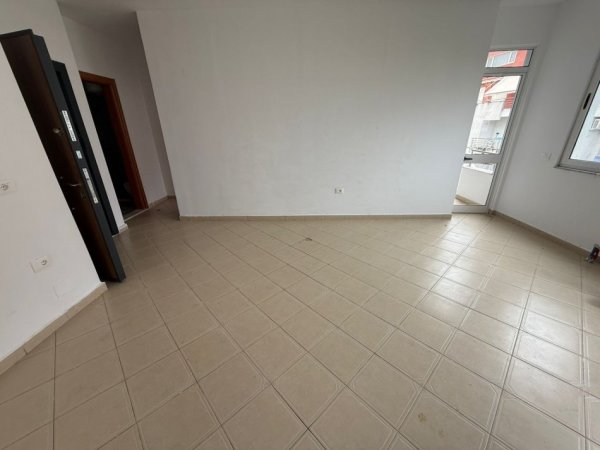 Tirane, shitet apartament 1+1+Ballkon Kati 4, 59 m² 78.000 € (Fresku)