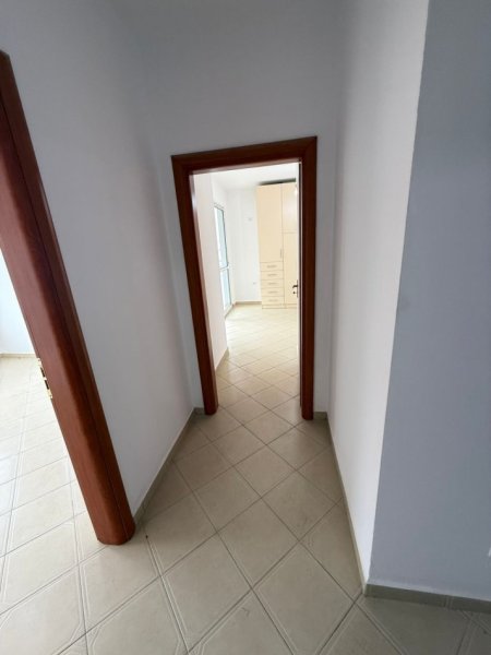 Tirane, shitet apartament 1+1+Ballkon Kati 4, 64 m² 84.000 € (Fresku)