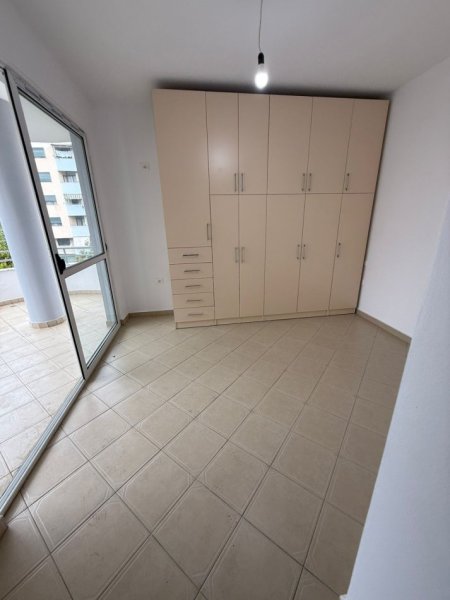 Tirane, shitet apartament 1+1+Ballkon Kati 4, 64 m² 84.000 € (Fresku)