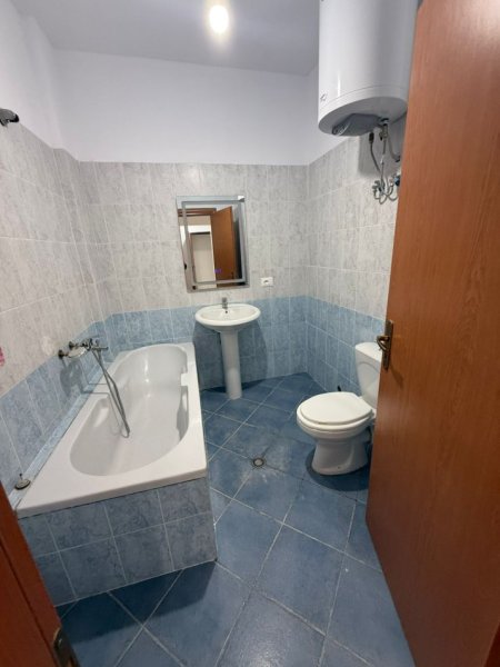 Tirane, shitet apartament 1+1+Ballkon Kati 4, 64 m² 84.000 € (Fresku)