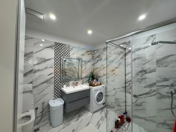 Shitet, Apartament 3+1+2+2 Post Parkime, Fusha e Aviacionit (Kompleksi Turdiu)