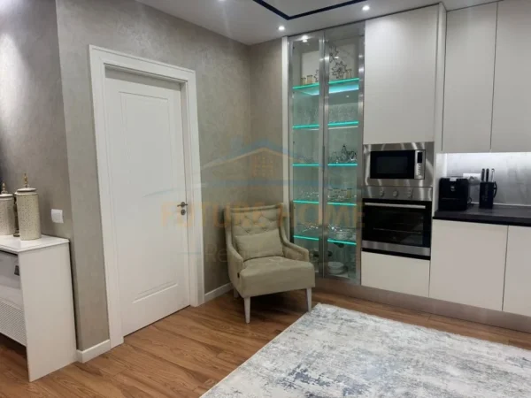 Shitet, Apartament 3+1+2+2 Post Parkime, Fusha e Aviacionit (Kompleksi Turdiu)