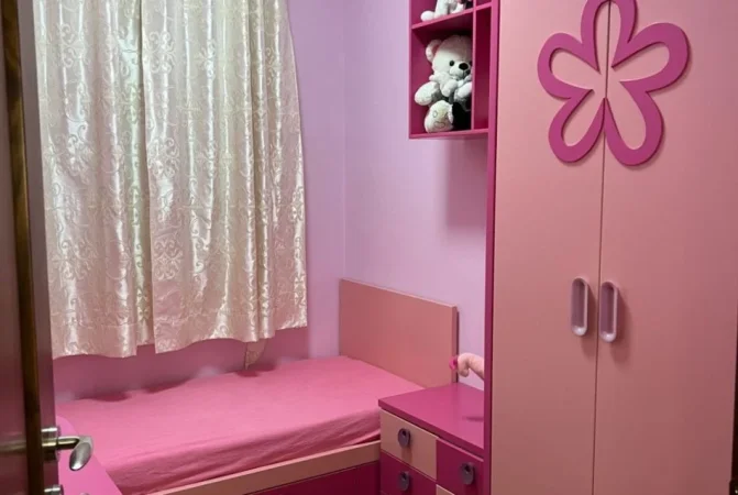 Tirane, jepet me qera apartament Kati -1, 150 m² 1.000 € (kodre e diellit)