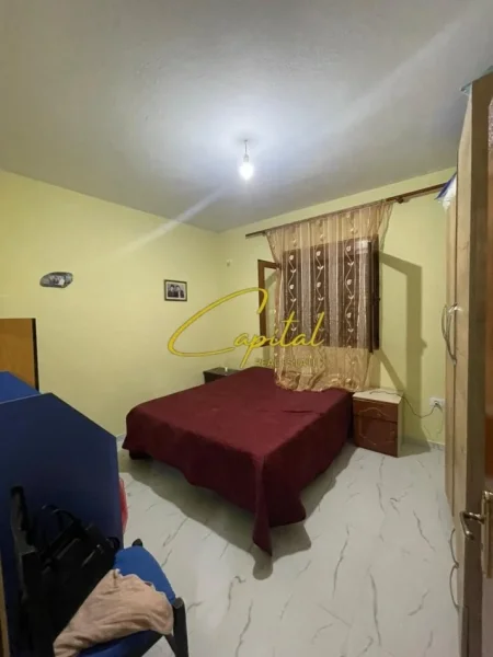 Tirane, jepet me qera apartament 2+1 Kati 1, 115 m² 600 € (ALI DEMI)