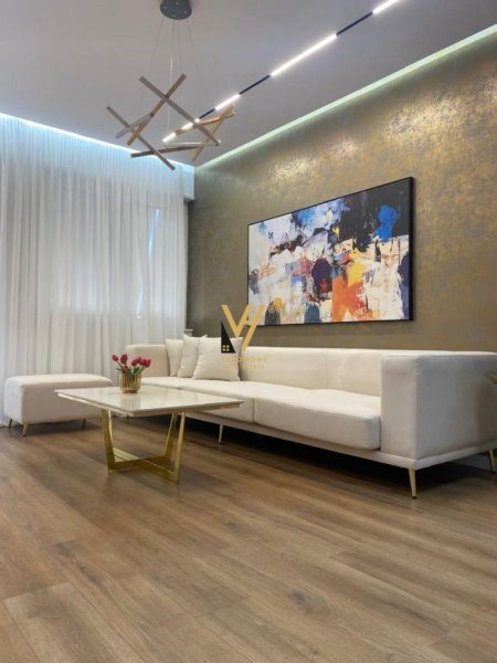 Tirane, shitet apartament 2+1+Ballkon Kati 5, 133 m² 265.000 € (KOMUNA E PARISIT)