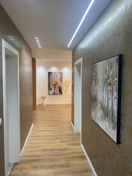 Tirane, shitet apartament 2+1+Ballkon Kati 5, 133 m² 265.000 € (KOMUNA E PARISIT)