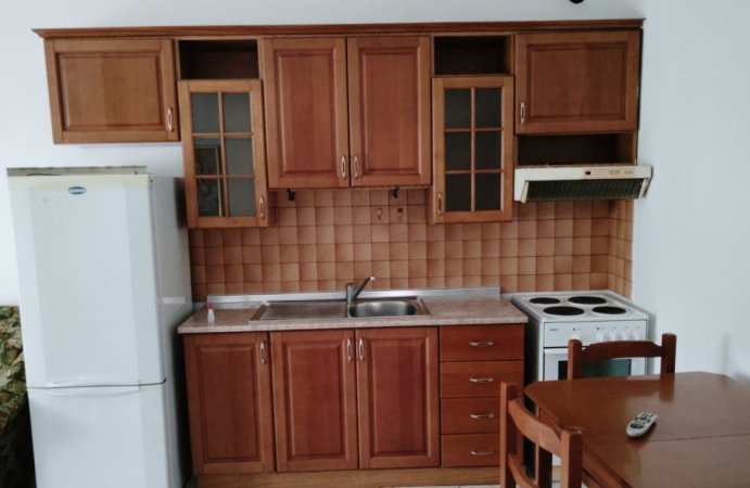 Tirane, jepet me qera apartament 2+1 Kati 1, 70 m² 700 € (Bulevardi Zhan D’Ark)