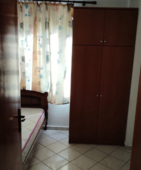 Tirane, jepet me qera apartament 2+1 Kati 1, 70 m² 700 € (Bulevardi Zhan D’Ark)