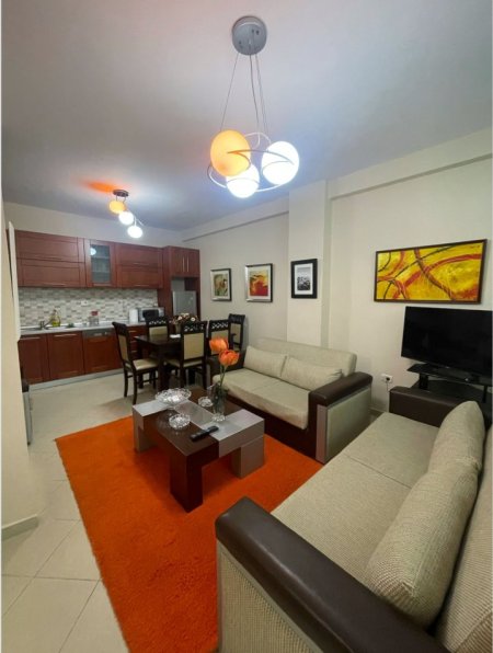 Tirane, jepet me qera apartament 2+1+Ballkon , 120 m² 550 € (Perball Delijorgjit)