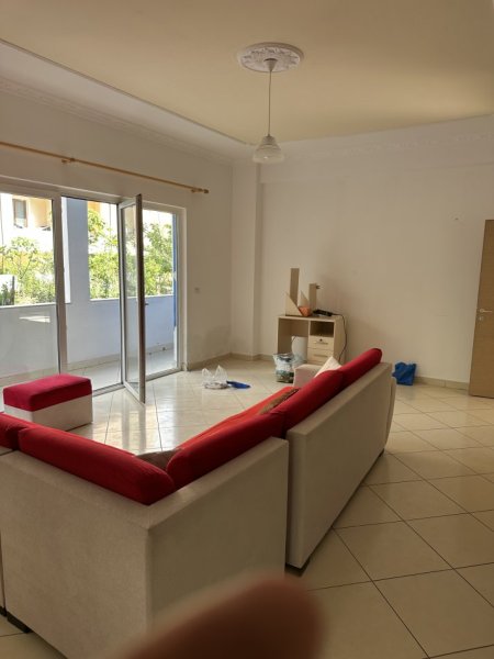 Tirane, jepet me qera apartament 2+1+Ballkon Kati 2, 130 m² 449 € (Fuat toptani)