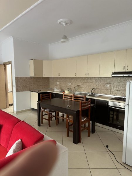 Tirane, jepet me qera apartament 2+1+Ballkon Kati 2, 130 m² 449 € (Fuat toptani)