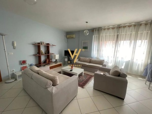 Tirane, shitet apartament 2+1+Ballkon Kati 6, 118 m² 300.000 € (RRUGA E BARRIKADAVE)