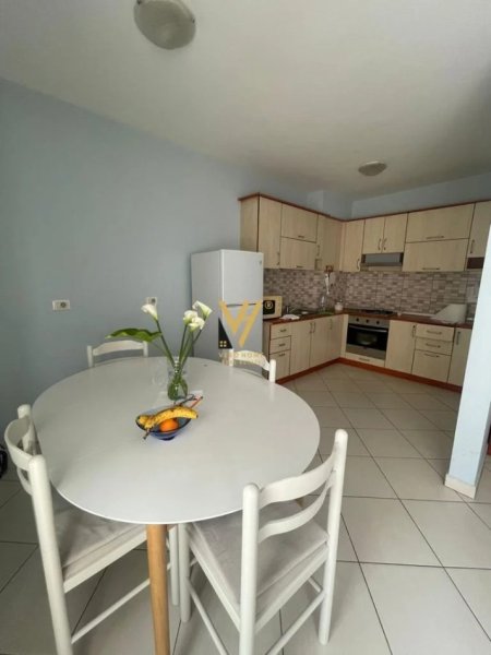 Tirane, shitet apartament 2+1+Ballkon Kati 6, 118 m² 300.000 € (RRUGA E BARRIKADAVE)