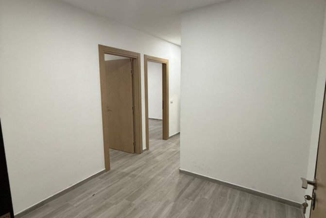 Tirane, jepet me qera Kati 3, 117 m² 450 € (5 maji)