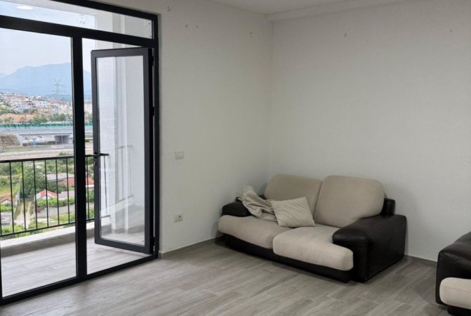 Tirane, jepet me qera Kati 3, 117 m² 450 € (5 maji)