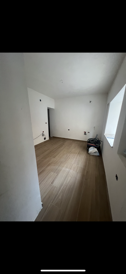Tirane, jepet me qera 1+1+Ballkon Kati 1, 45 m² 650 € (Sheshi Willson)