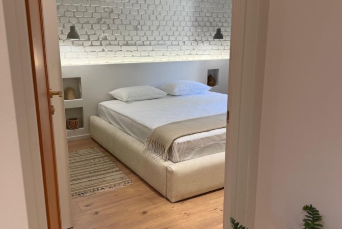 Tirane, jepet me qera apartament 2+1+Ballkon Kati 2, 70 m² 900 € (Myslym Shyri)