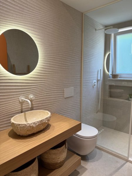 Tirane, jepet me qera apartament 2+1+Ballkon Kati 2, 70 m² 900 € (Myslym Shyri)