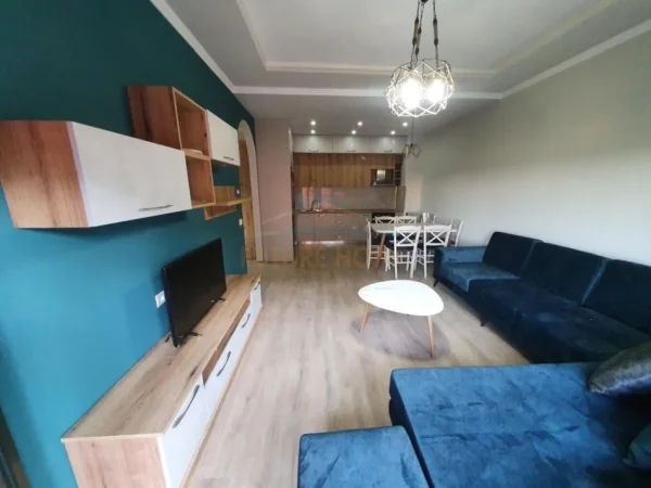 Tirane, shitet apartament 1+1 Kati 5, 71 m² 129.000 € (Rruga Nexho Konomi)