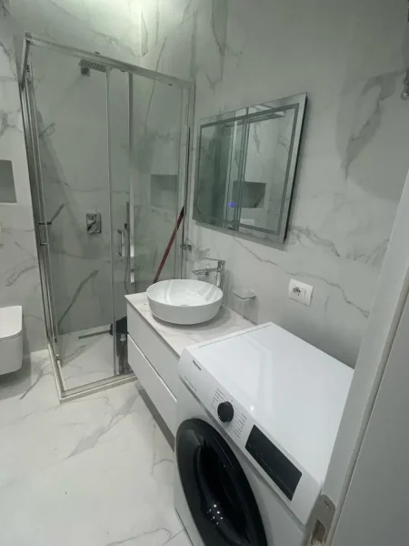 Tirane, jepet me qera apartament 2+1 Kati 7, 120 m² 1.200 € (9 Katshet)