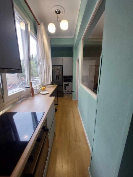 Tirane, jepet me qera apartament 4+1 Kati 3, 210 m² 1.350 € (QYTET STUDENTI)
