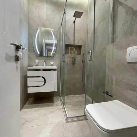 Tirane, jepet me qera apartament 2+1+Ballkon Kati 7, 120 m² 1.200 € (9 Kateshet)