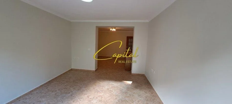 Tirane, jepet me qera zyre Kati 2, 30 m² 400 € (ISH BLLOKU)