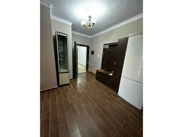 Tirane, shitet apartament 2+1 Kati 1, 84 m² 125.000 € (Yzberisht)