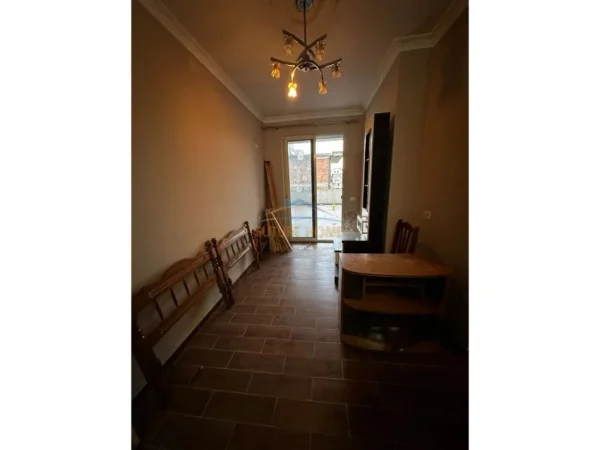 Tirane, shitet apartament 2+1 Kati 1, 84 m² 125.000 € (Yzberisht)